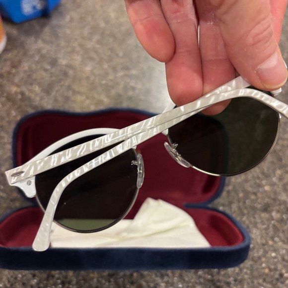 Women’s mother of pearl cat eye Ray-Ban’s - Picture 3 of 5